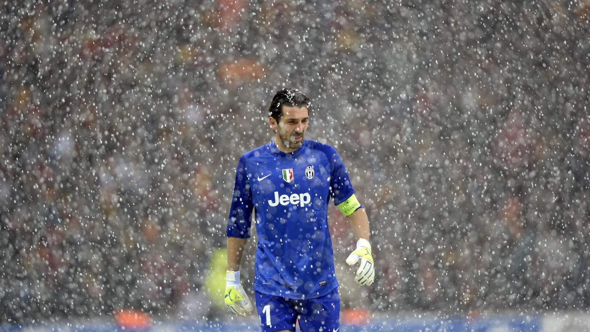 巴萨曼联开谈买断拉什福德！破门获全场起立鼓掌致敬，14场6球7助